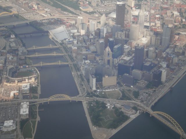 McDonnell Douglas MD-88 (N908DE) - Approach to KPIT from KATL passing downtown Pittsburgh, PA and "the point"