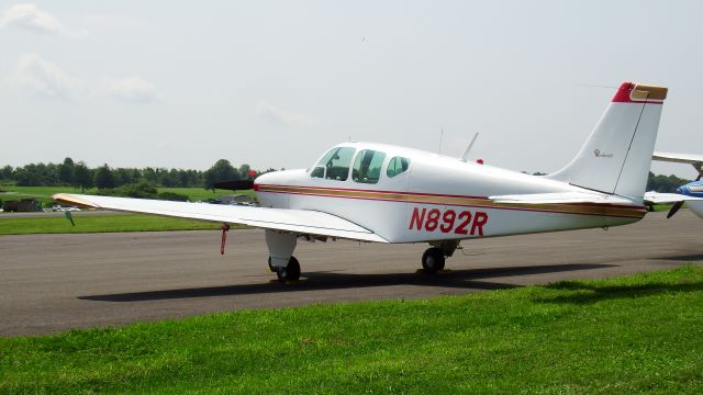 Beechcraft Bonanza (33) (N892R)