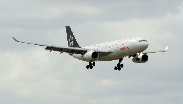 Airbus A330-200 (N279AV)