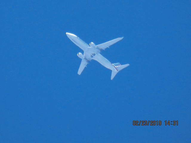Boeing 737-800 (N913AN)