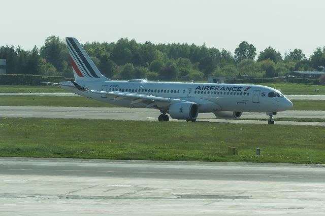 Airbus A220-300 (F-HPNP) - EPWA/WAW Spotting