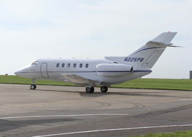 Hawker 800 (N225PB) - Hawker 800 in parking