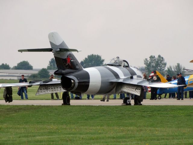 MIKOYAN MiG-17 (N6953X)