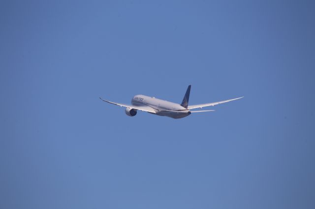 BOEING 787-10 Dreamliner —