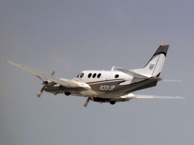 Beechcraft King Air 90 (N331JP) - En route from ACK to DXR.