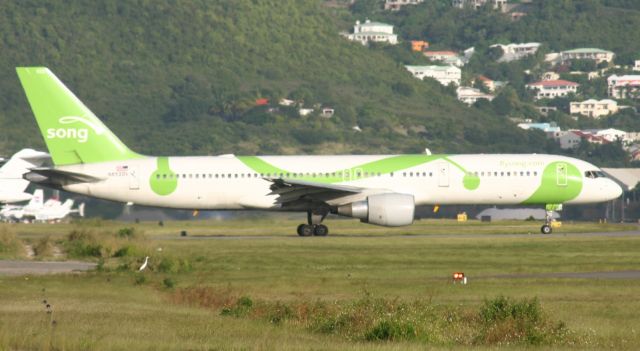 Boeing 757-200 (N652DL)