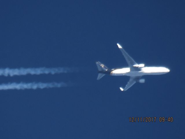 BOEING 767-300 (N355UP)