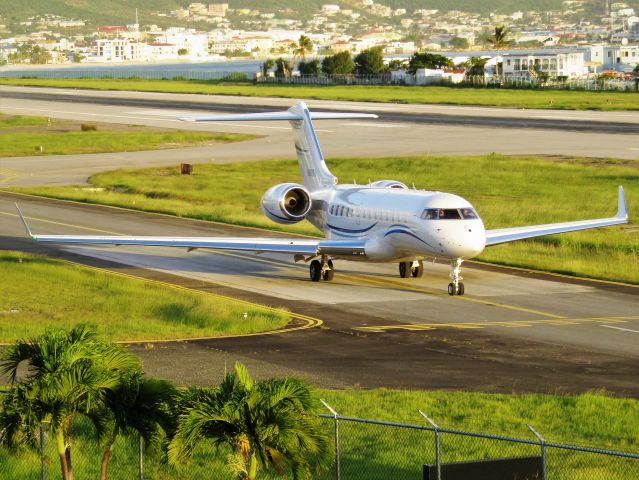 Bombardier Global 5000 (N989RJ)