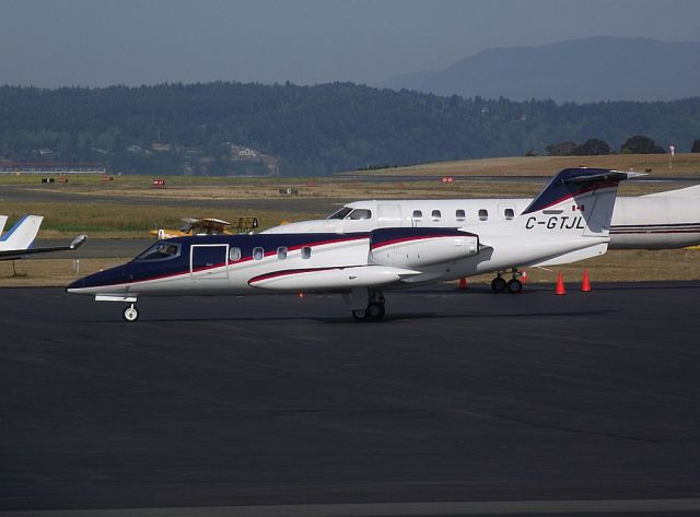 Learjet 35 (C-GTJL)