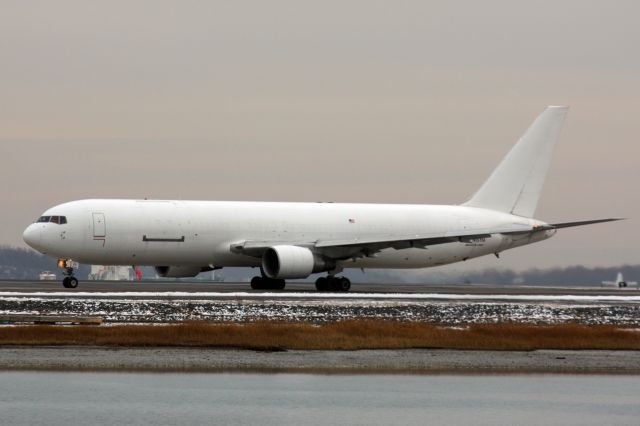 BOEING 767-300 (N1511A)