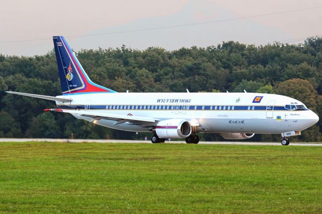 BOEING 737-400 (HS-HRH)