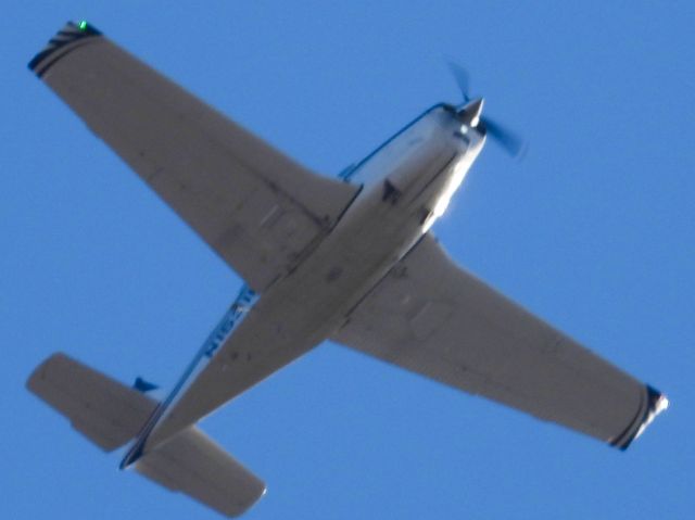 Piper Cherokee —