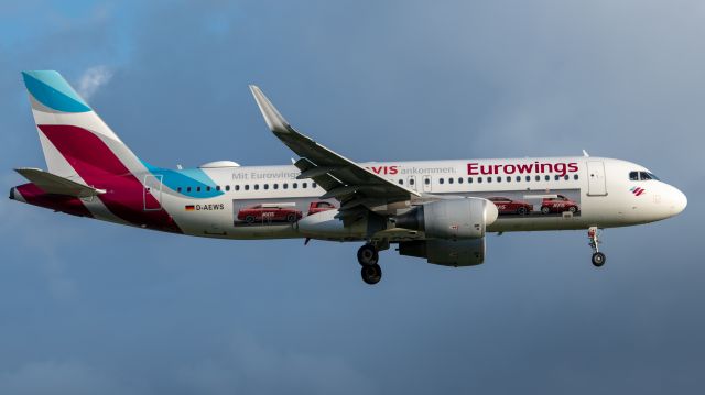 Airbus A320 (D-AEWS)