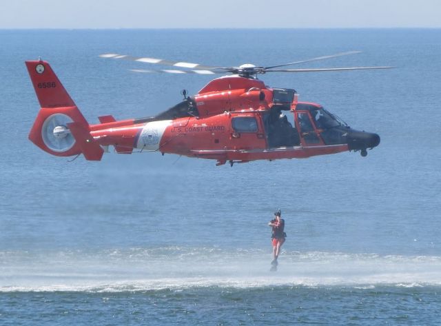 — — - USCG HH-65 Demo at Atlantic City, NJ