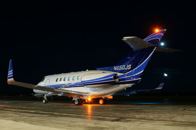 Hawker 800 (N650JS)