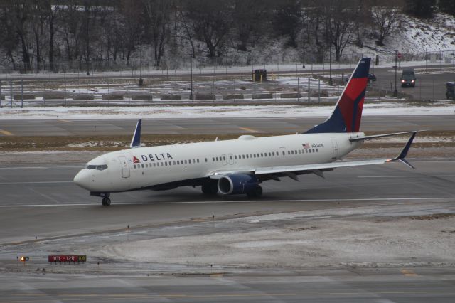 Boeing 737-900 (N904DN)