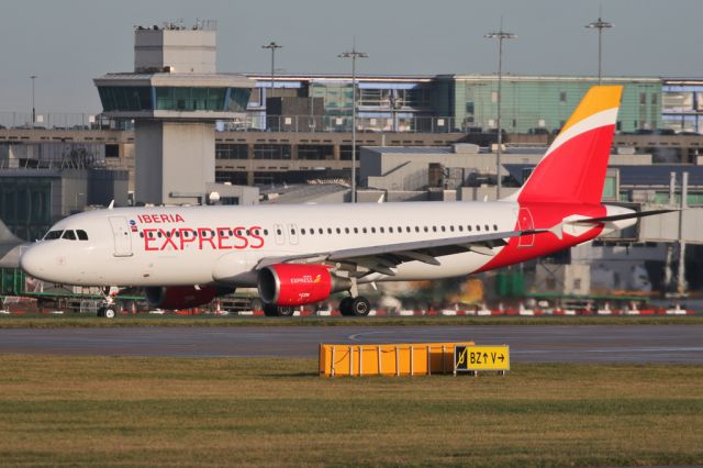 Airbus A320 (EC-LUC) - IBS3692 arriving from Madrid