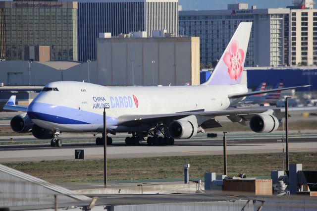 Boeing 747-400 (B-18710)