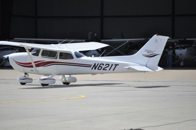 Cessna Skyhawk (N621T)