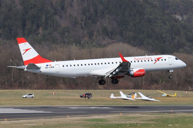 EMBRAER 195 (OE-LWM)