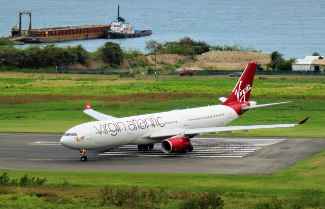 Airbus A330-300 (G-VLUV)