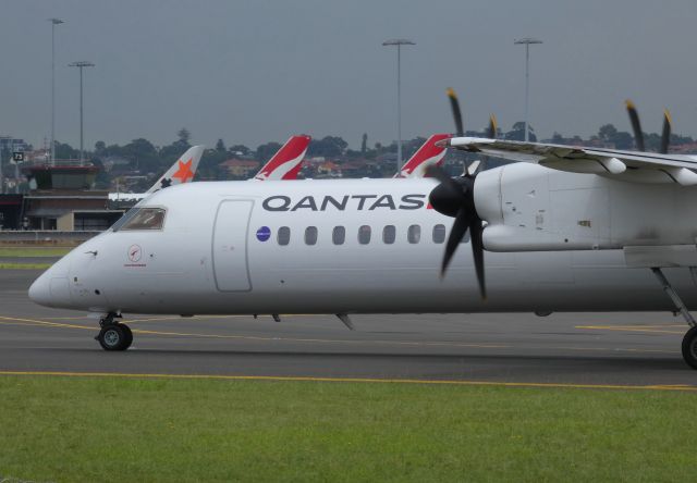 de Havilland Dash 8-400 (VH-LQF)