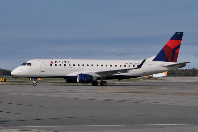 Embraer 170/175 (N632CZ)