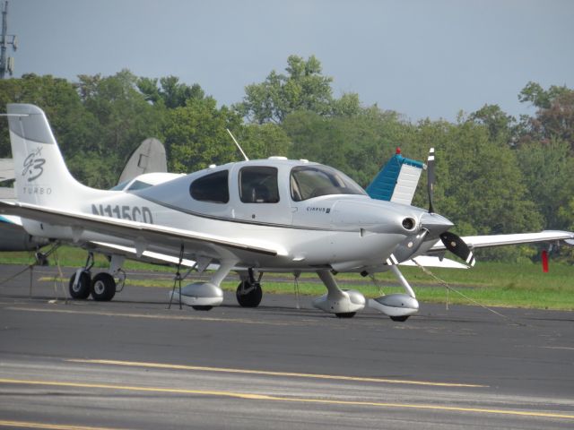 Cirrus SR-22 (N115CD) - SR22 On the ramp at LOU