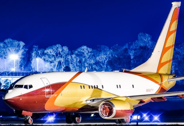 Boeing 737-700 (N888TY) - Ty Warner's private 737 awaiting its next flight