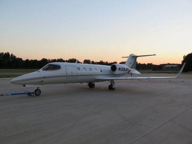 Learjet 31 (N129JD)