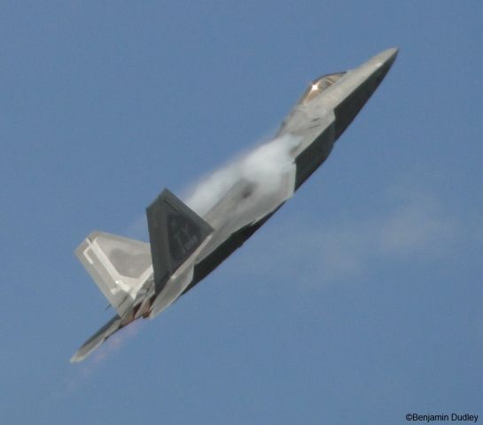 Lockheed F-22 Raptor (AFR5099) - Picture of a Lockheed Martin F-22A Raptor preforming a High G climb at Sun "N" Fun 2014