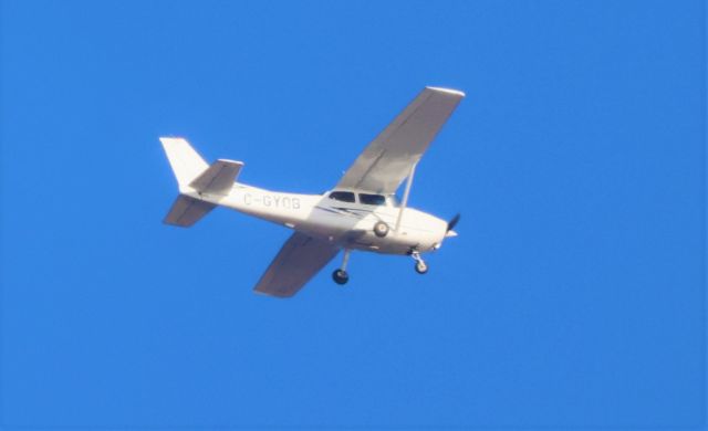 C-GYQB — - C-GYQB Cessna Skyhawk 172-R Montreal Flying Club survolant la ville de Lavaltrie QC. 08:03le 13-04-2023 à 
