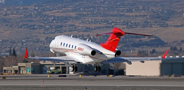 Bombardier Challenger 300 (N300LV) - Just off 16L headed for KMDW (Chicago Midway).