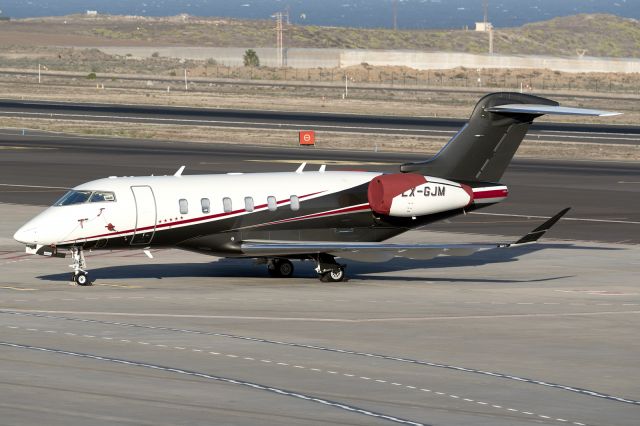 Canadair Challenger 350 (LX-GJM)