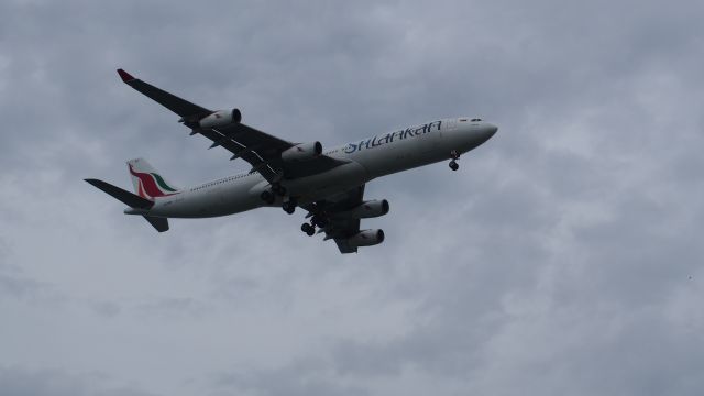 Airbus A330-300 (4R-ADA) - CHANGI BEACH SINGAPORE