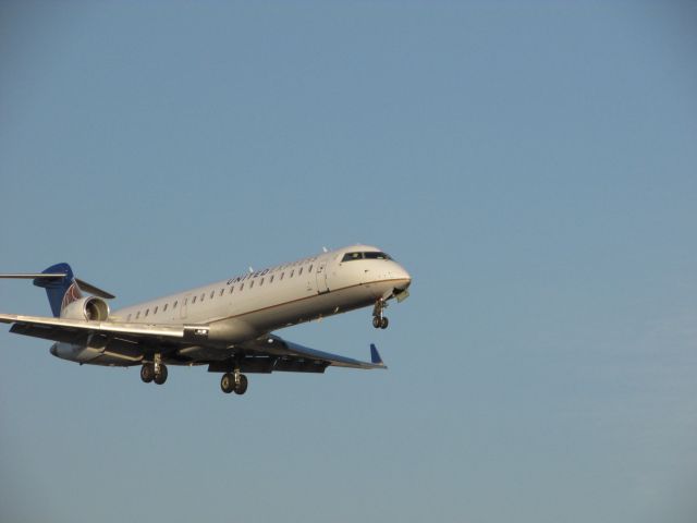 Canadair Regional Jet CRJ-700 (N770SK) - Landing on RWY 20R