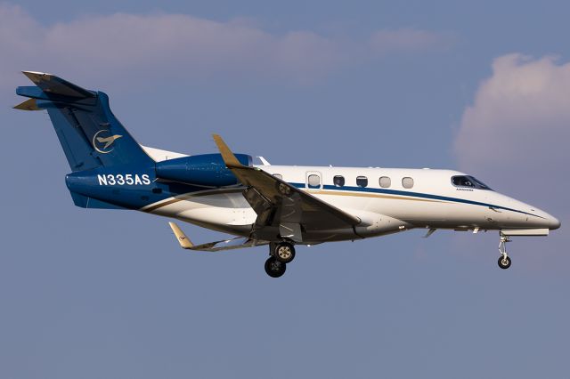 Embraer Phenom 300 (N335AS)