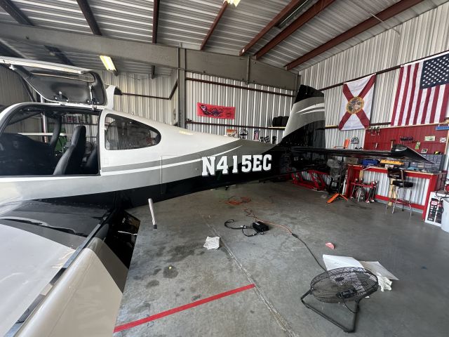 Vans RV-10 (N415EC)