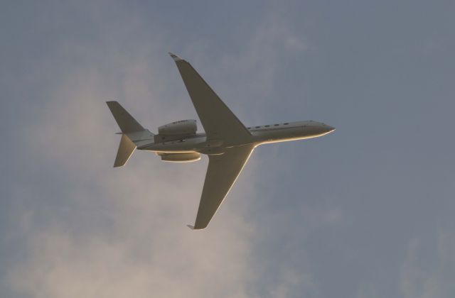 Gulfstream Aerospace Gulfstream V (N728EC) - Back yard, Baton Rouge, LA. 4 Dec. 2017.