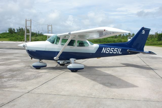 Cessna Skyhawk (N9551L)