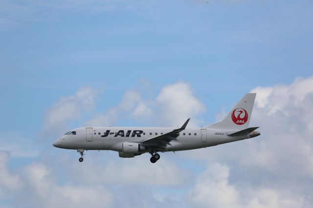 Embraer 170/175 (JA211J)