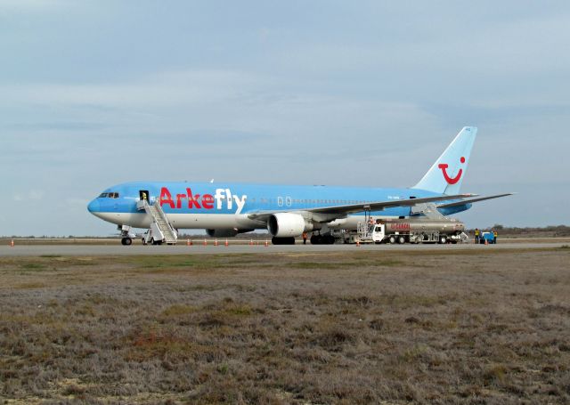 BOEING 767-300 (PH-AHQ)