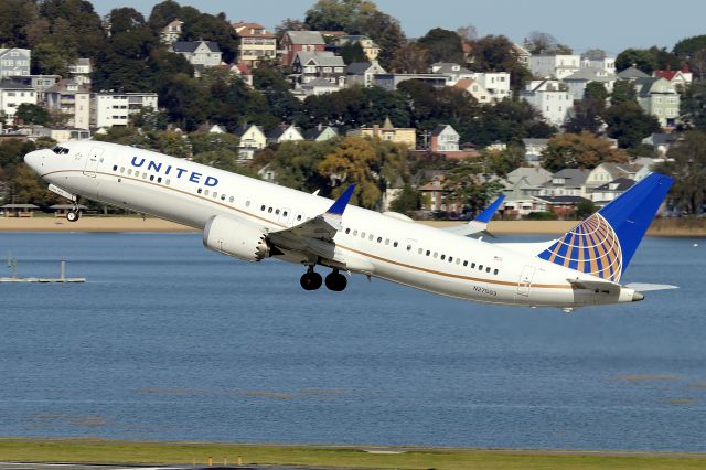 Boeing 737 MAX 9 (N27503) - UA 378 departing to San Francisco International Airport