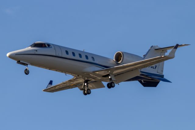 Learjet 60 (N975LV)