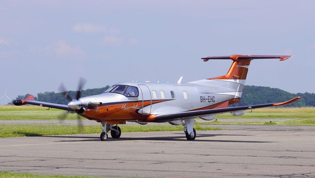Pilatus PC-12 (9H-EHC)