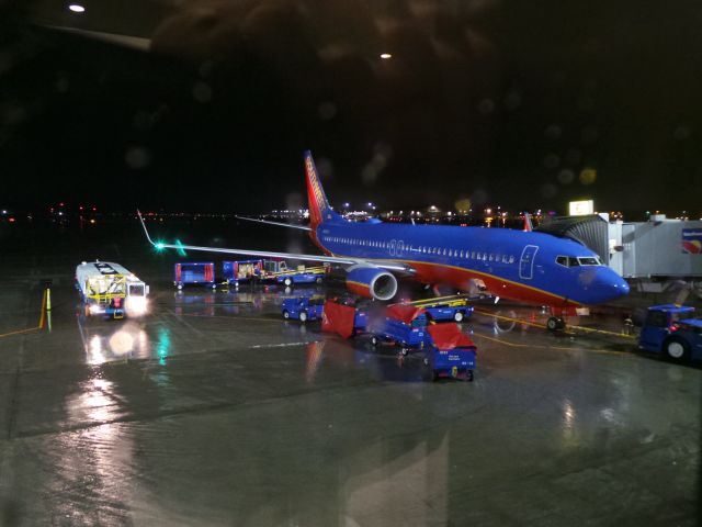 Boeing 737-800 (N8610A) - Southwest Airlines at Gate 6, Bradley Field on 12/29/2016