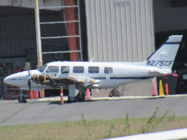 Piper Navajo (N275CF)