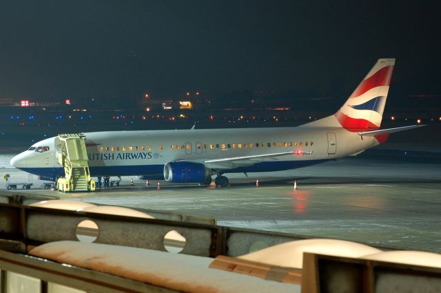BOEING 737-400 (G-DOCY)
