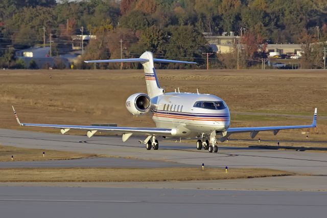 Bombardier Challenger 300 (N21FE)