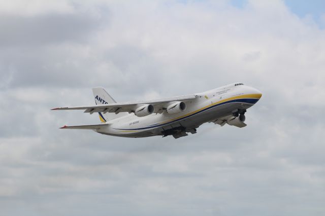 Antonov An-124 Ruslan (UR-82009)